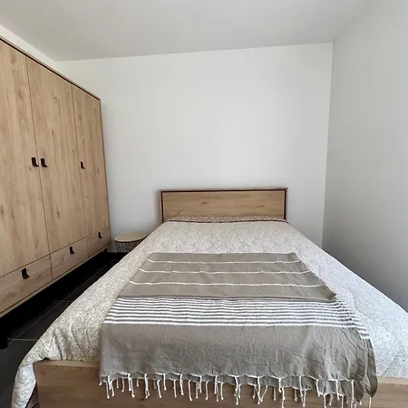 Maison Neuve Avec Wifi, Pres De La Foret A - Fr-1-323-572 *